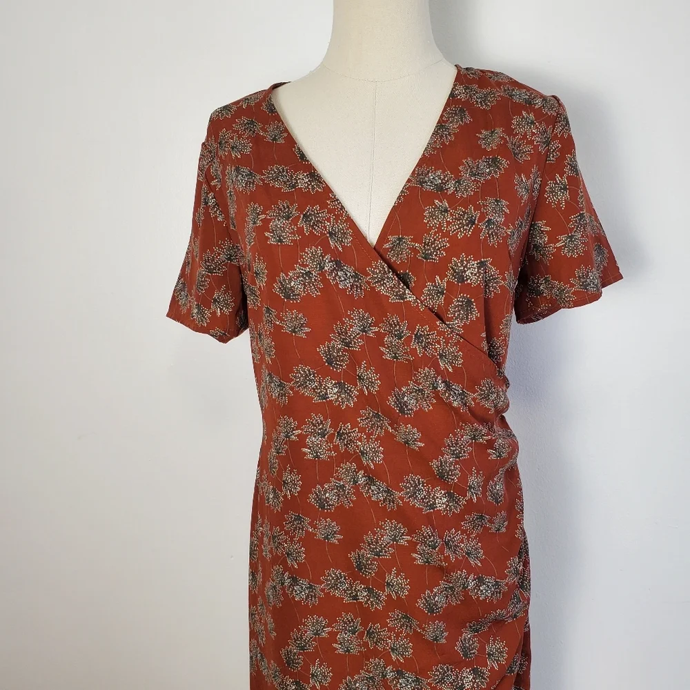Floral Midi Dress in Brown - Picture 4 of 9